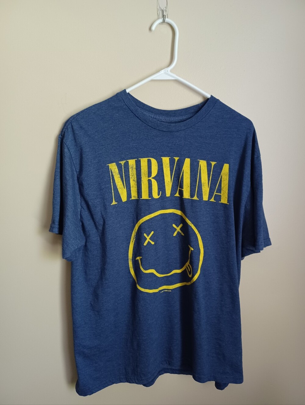 Men's Size XL Nirvana Dark Blue And Yellow Cotton Polyester Band Music T-Shirt